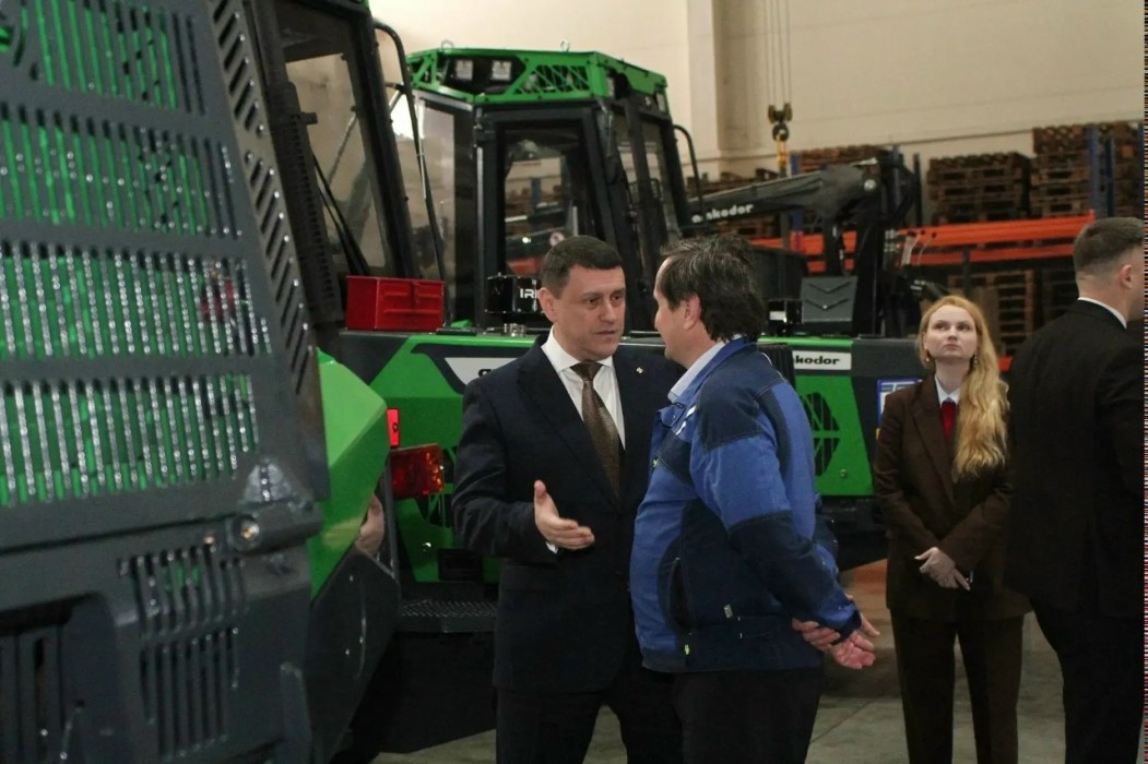 Дмитрия Братыненко заинтересовали белорусские автобусы