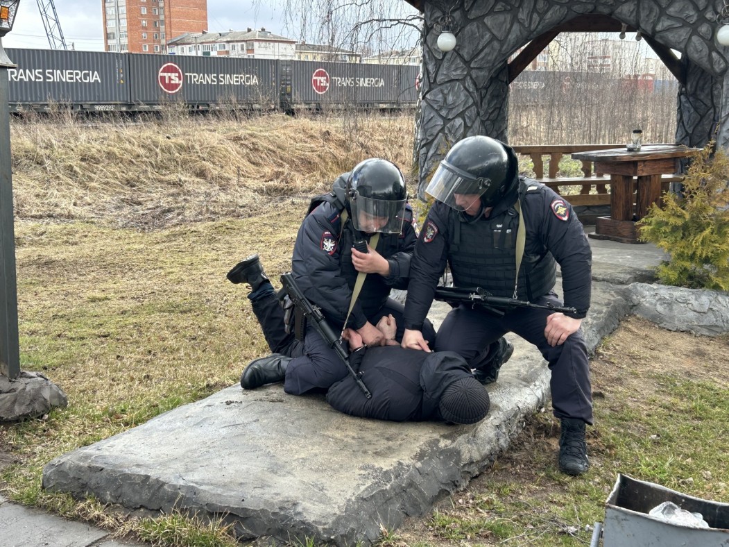 Силовики обезвредили «диверсантов» в Сыктывкаре