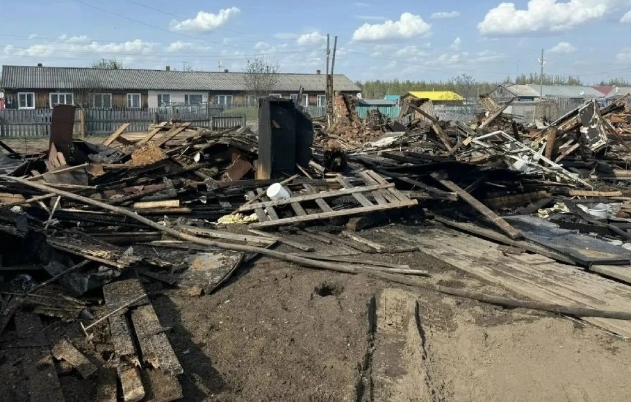 В Усть-Куломском районе пожар оставил семью без вещей и имущества