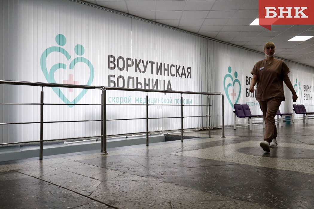 Воркутинский врач избавил пациента от «паутины» в носу