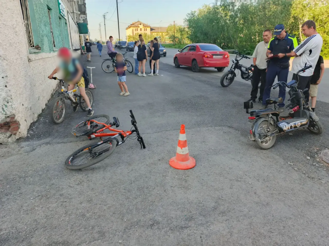 В Воркуте школьник на мопеде сбил девочку