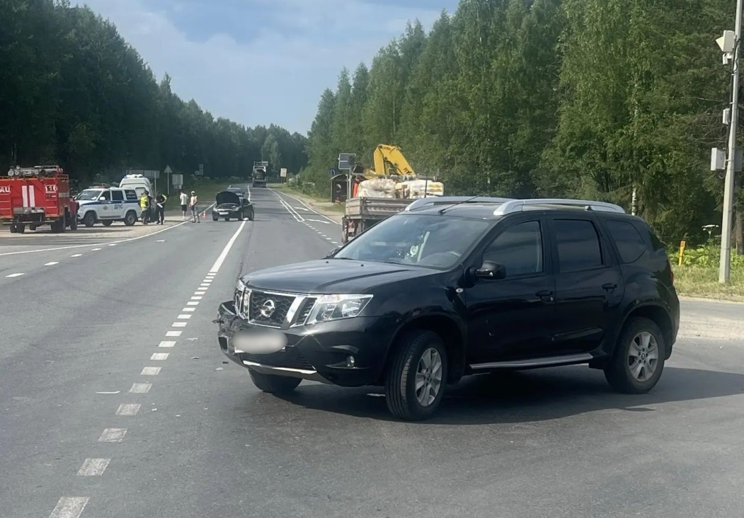 В Сыктывдинском районе неуступчивый водитель Nissan врезался в Opel