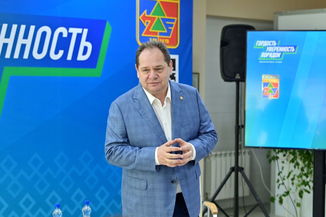 Обмеление реки, дороги, туризм и стадион: Ростислав Гольдштейн ответил на вопросы печорцев