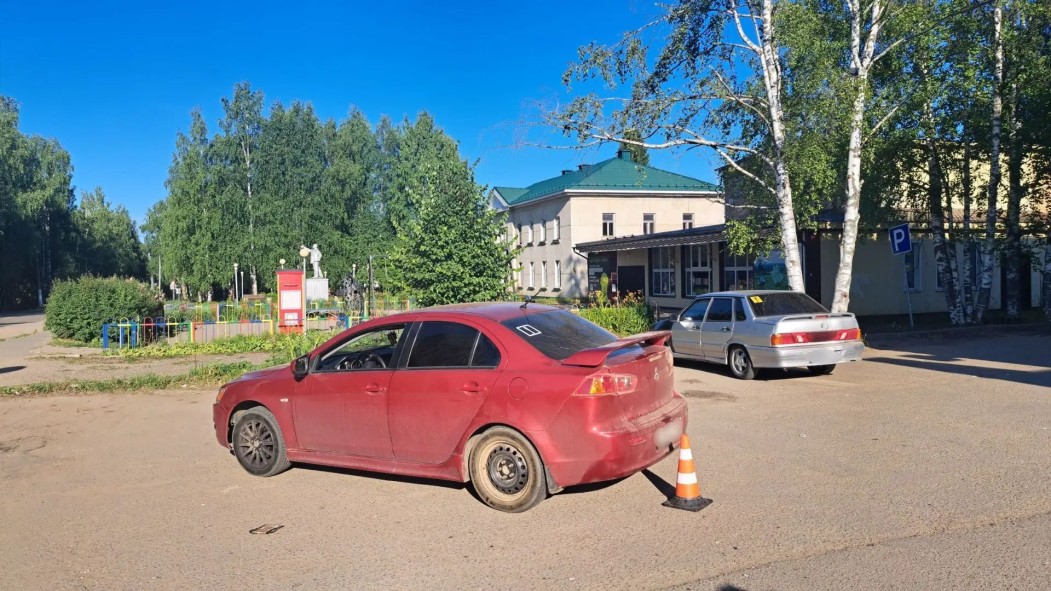 В Визинге водитель-новичок задним ходом сбил девушку