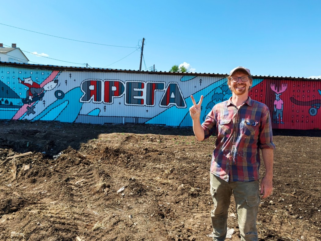 «Энергия красок» на Яреге: художник превратил стену учебной шахты в яркий арт-объект