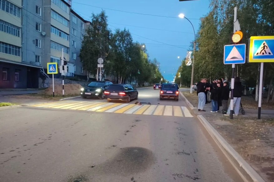 В Усинске девочка на электросамокате попала под машину