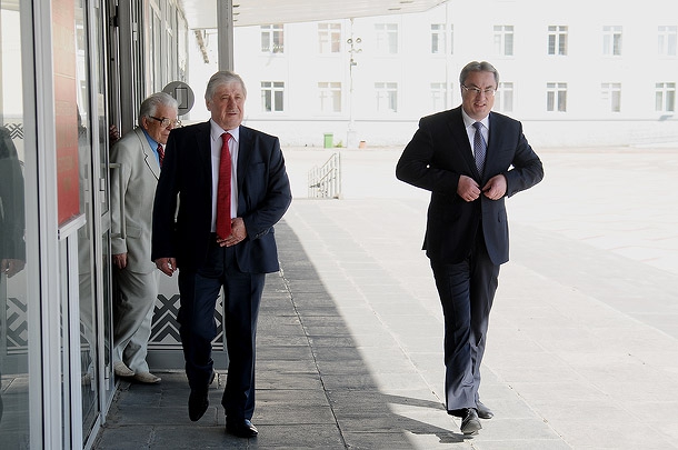 KIR_1563.jpg KIR_1563.jpg