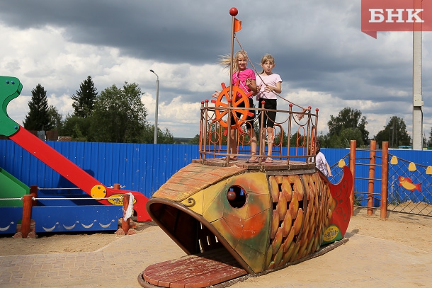 В рамках проекта «Городские легенды» в Нижнем Чове появилась «рыбная» детская  площадка « БНК