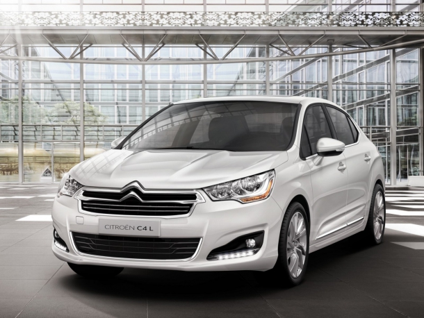 Citroen_C4_Sedan_2012.jpg