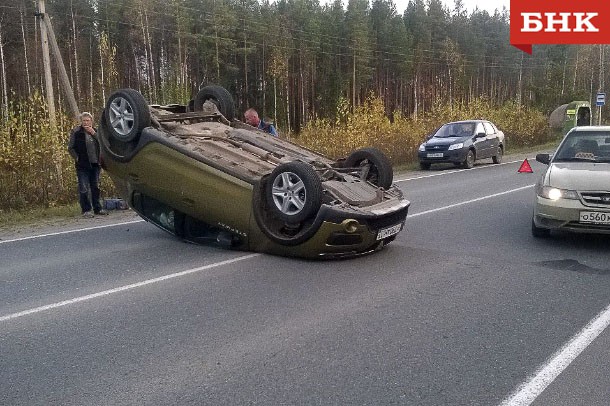 Между Нювчимом и максаковскими дачами автомобиль «Рено» встал на крышу