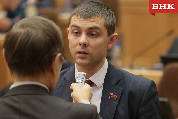 Коммунист Олег Михайлов будет отстаивать интересы партийцев в  Госсовете за миллион рублей в год