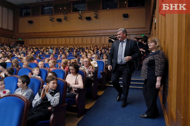 Одаренные дети погрелись у костра двенадцати месяцев