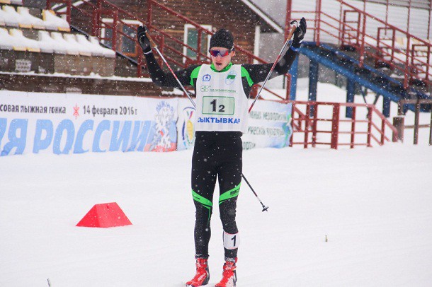 Ермил Вокуев выиграл спринт на домашнем финале Кубка России по лыжным гонкам