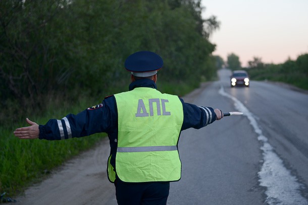 Житель Татарстана осужден в Коми за попытку дать взятку сотруднику ГИБДД