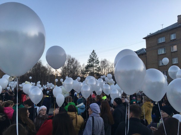 В Ухте простились с погибшей школьницей