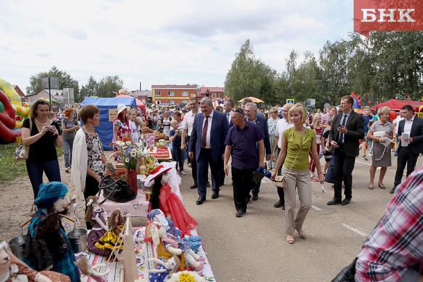 В центре Усть-Кулома развернулась ярмарка в честь 370-летия села