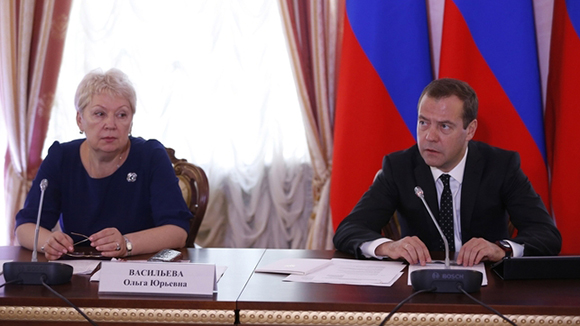 Медведев мягко посоветовал губернаторам войти в наблюдательные советы университетов