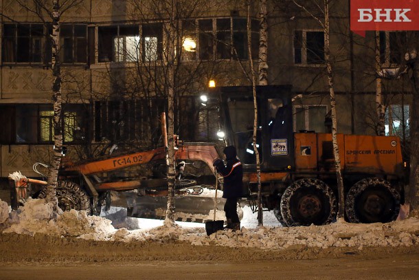 Сыктывкарским дорожникам не хватает средств на уборку города от снега