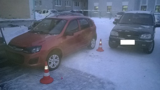 Припарковалась: в Воркуте начинающая автолюбительница травмировала пешехода