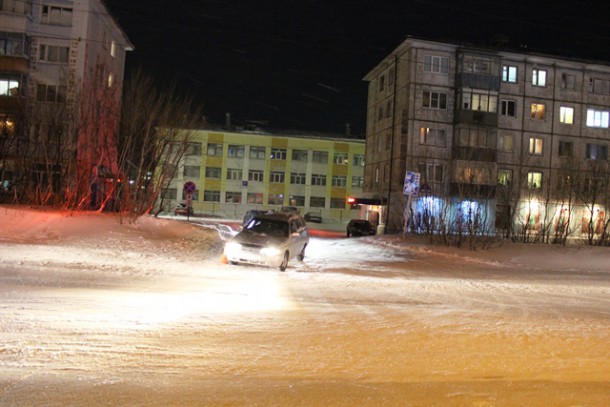 В Воркуте водитель «не заметил» пенсионерку во дворе