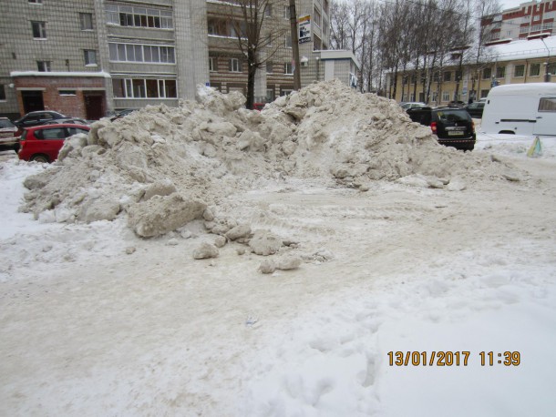 Одно из ТСЖ Сыктывкара ожидает штраф за вытолкнутый на дорогу снег