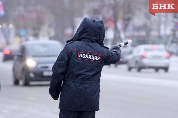 В Сыктывкаре задержали двух водителей с поддельными удостоверениями 