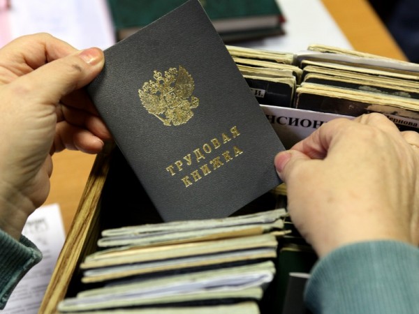 Госслужащих защитят от увольнения за сообщение о взятках