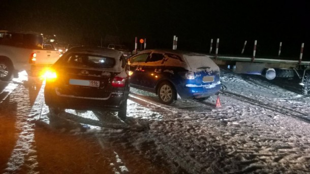 Между Пармой и Усинском  столкнулись четыре автомобиля