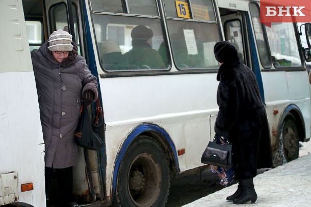 В столице Коми перевозчики снимают автобусы с рейсов