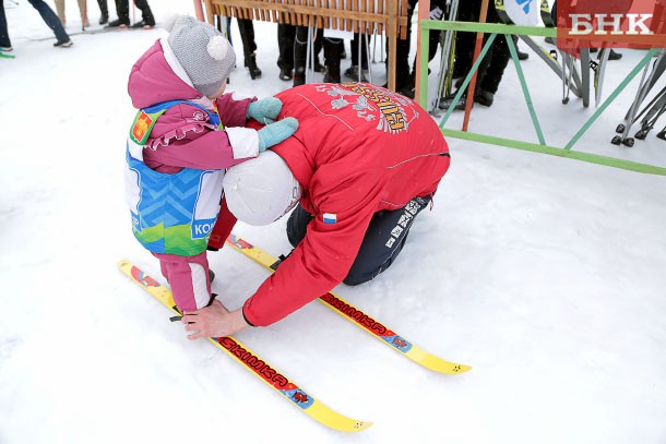 На «Лямпиаде» на «мохнатые» лыжи встал полуторагодовалый ребенок