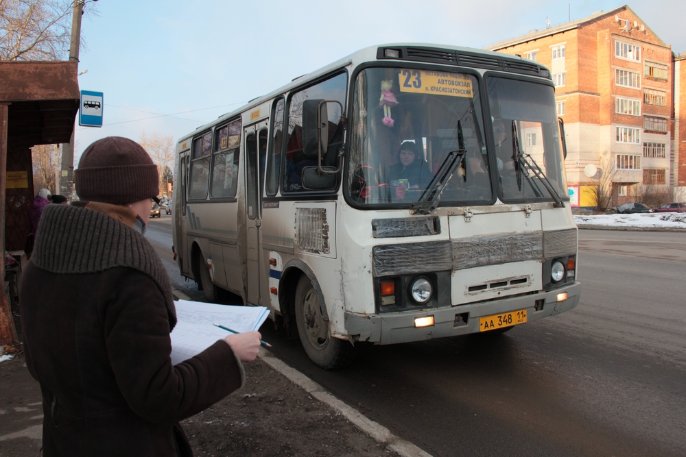 В автобусах Сыктывкара проблемы с оплатой по картам: что делать Кого ограничения