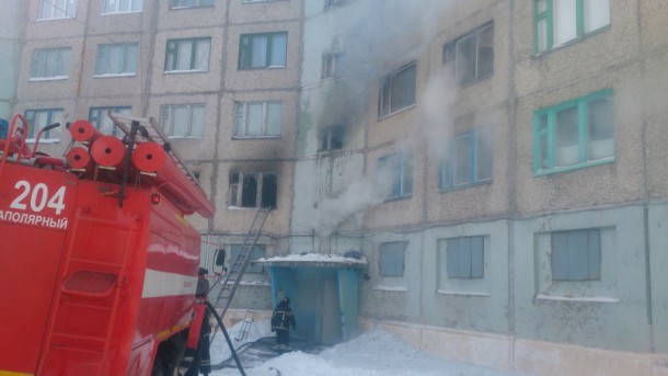 На пожаре в Воркуте огнеборцы спасли 12 человек