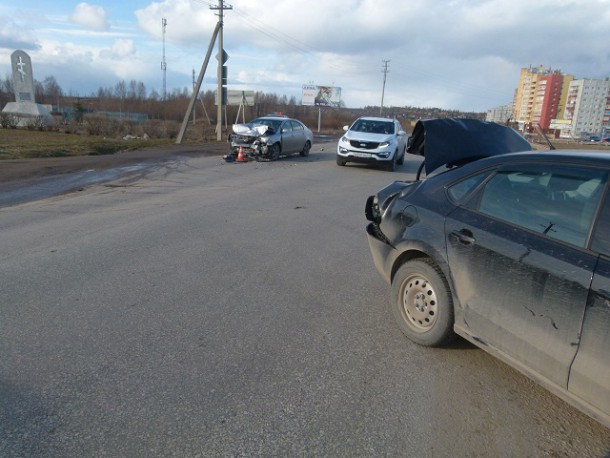 В Ухте нетрезвый водитель спровоцировал аварию