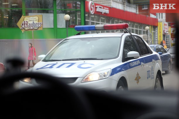 Сыктывкарцы помогли полицейским задержать нетрезвого водителя