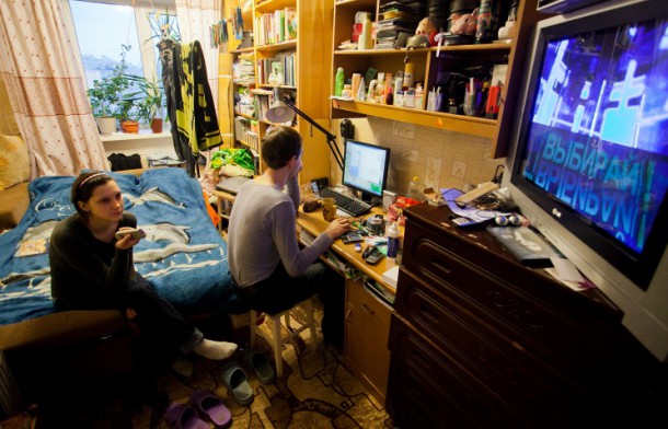 Около 70% россиян ежедневно смотрят телевизор