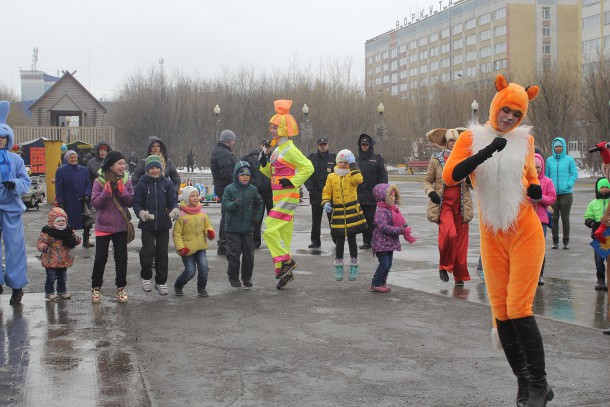 Воркутинцы отметили День России, несмотря на непогоду