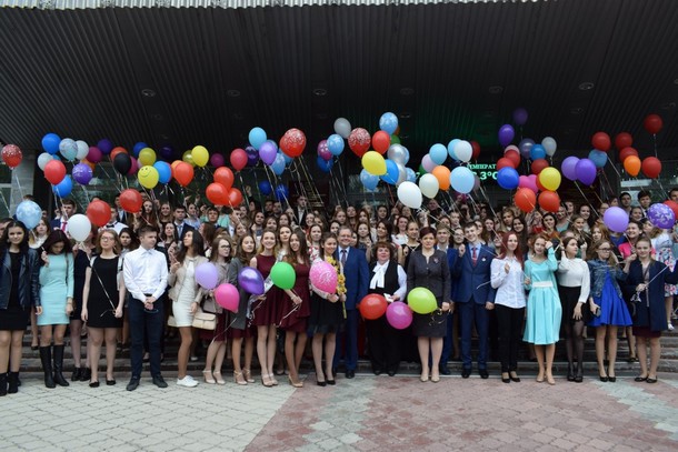 В Сыктывкаре 139 выпускников школ получили медали