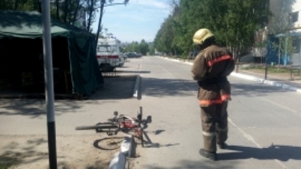 В Усинске водитель сбил велосипедистку на выезде со двора