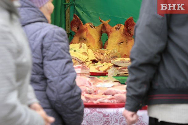 На ярмарке «Выбирай наше!» в Сыктывкаре изъяли просроченную колбасу