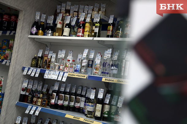 Житель Вуктыла украл из магазина виски, шоколад и кошачий корм