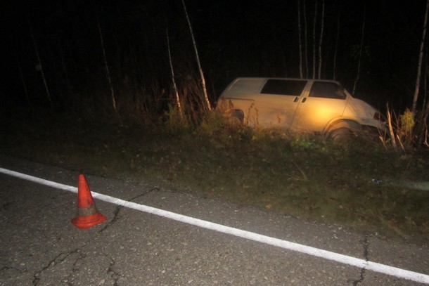 В Троицко-Печорском районе водитель фургона вылетел в кювет