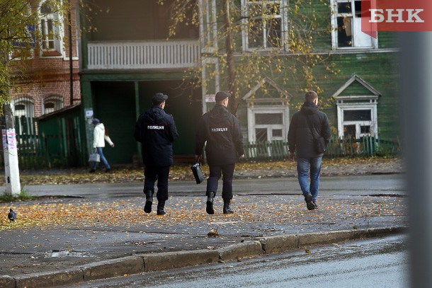 Полицейские Сыктывкара задержали подростков, подозреваемых в хищениях и грабеже