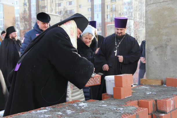 В Сыктывкаре заложили первые кирпичи звонницы Свято-Стефановского кафедрального собора