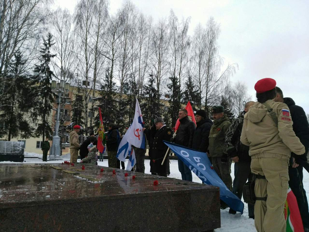 Loj0Qarl55A.jpg Loj0Qarl55A.jpg