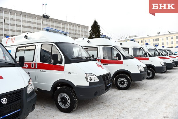 ЛУКОЙЛ передал новые автомобили скорой помощи семи муниципалитетам Коми