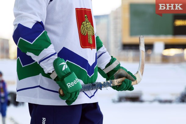 В Сыктывкаре близится к финалу чемпионат города по мини-хоккею с мячом