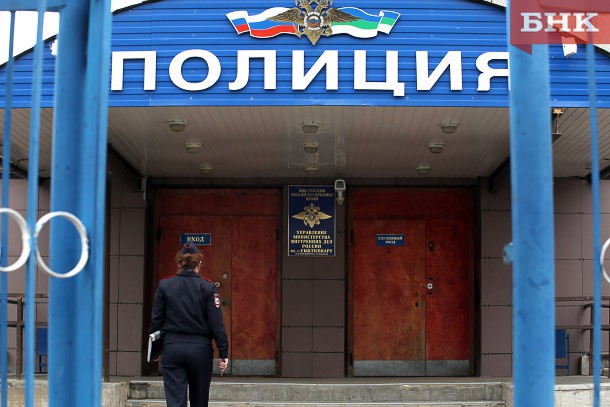 Полицейские помогли сыктывкарцу найти в квартире спрятанные деньги