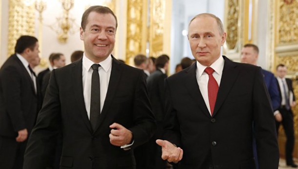 Владимир Путин и Дмитрий Медведев на двоих заработали более 27 млн рублей