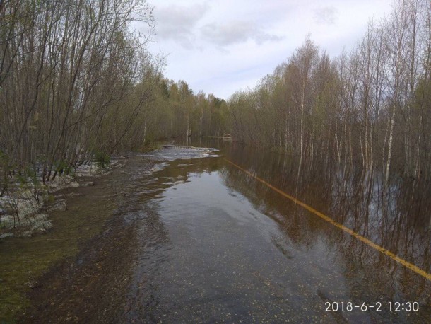 В Корткеросском районе размыло дорогу на Аныбской переправе