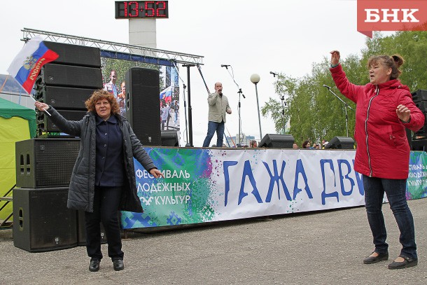 Гостеприимные трудяги и ленивые пьяницы – россияне назвали свои главные качества